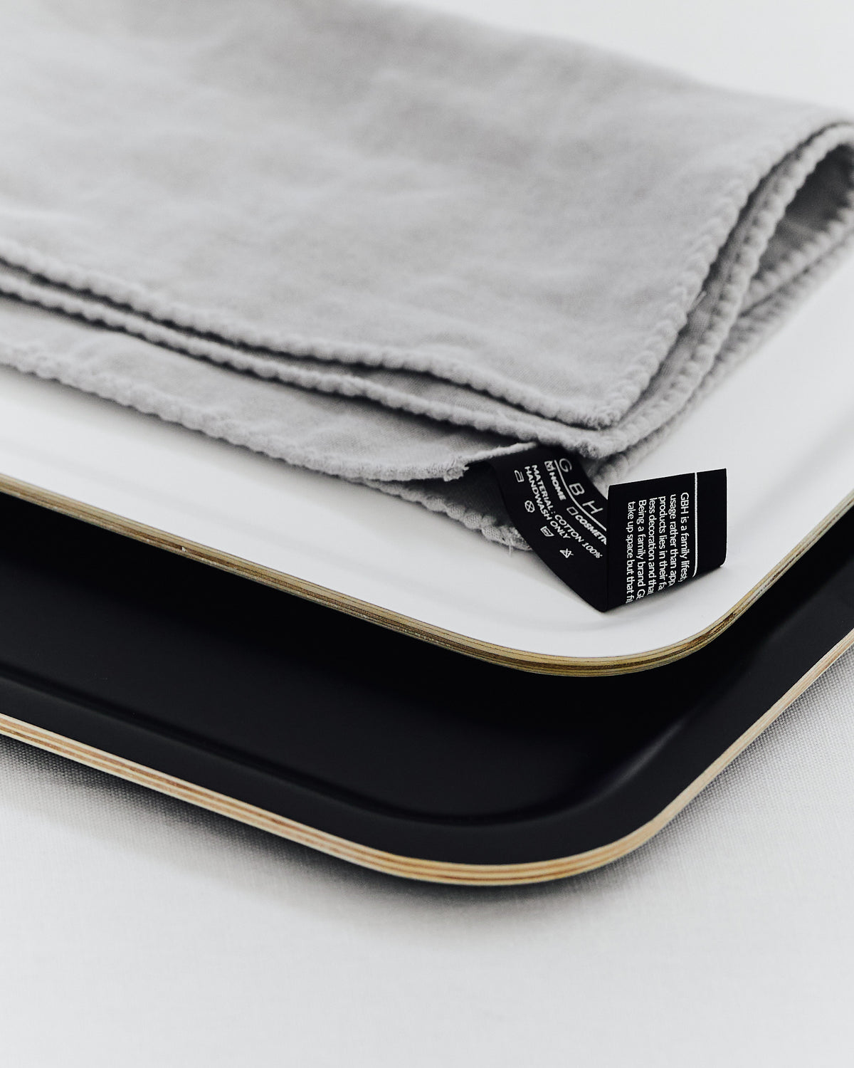 SERVING TRAY / ASH
