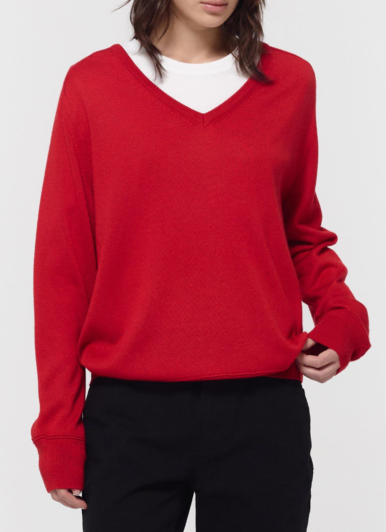 LOOSE V-NECK KNIT