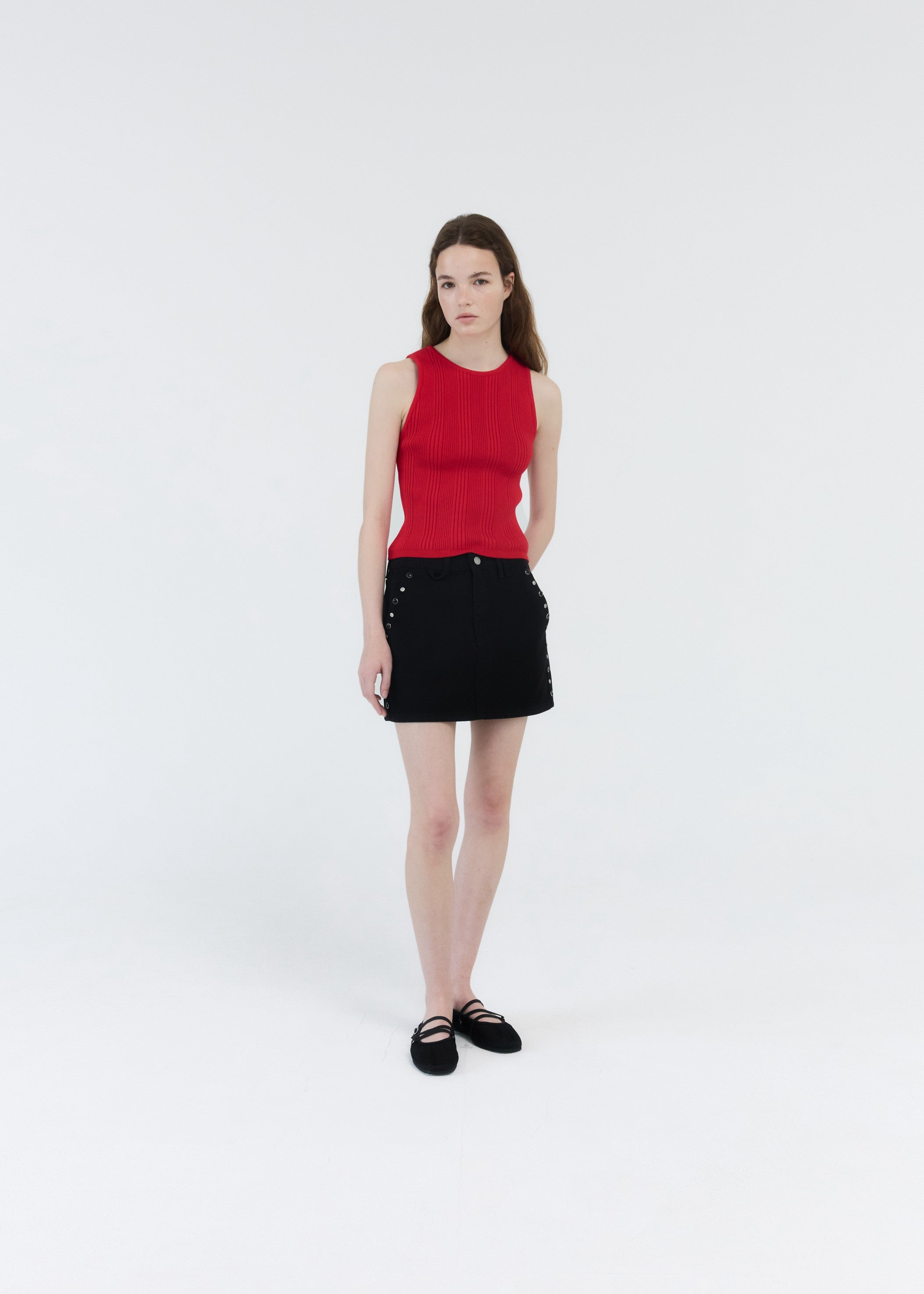 RIBBED SLIM SLEEVELESS TOP