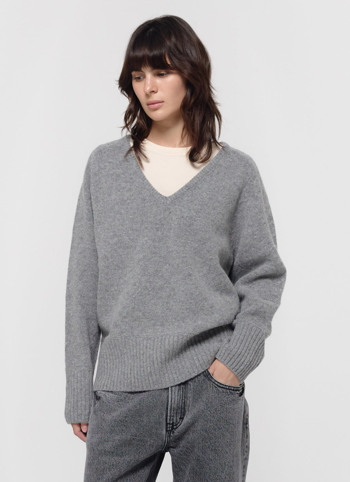 26FW WOOL V-NECK SWEATER