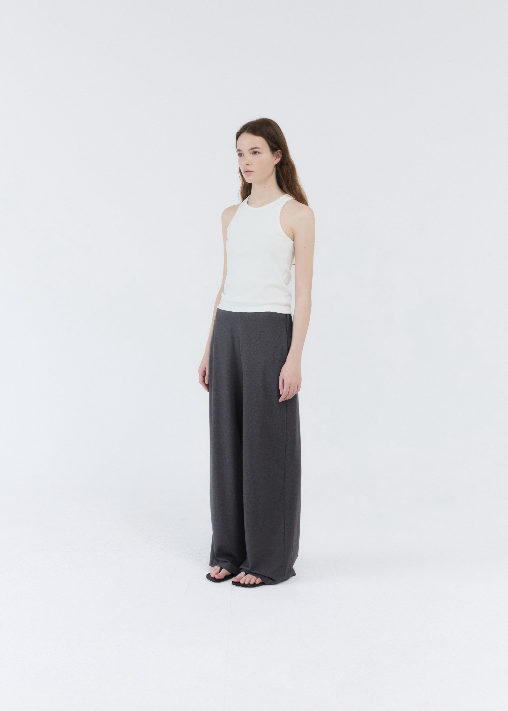 KENNY SLIM SLEEVELESS TOP