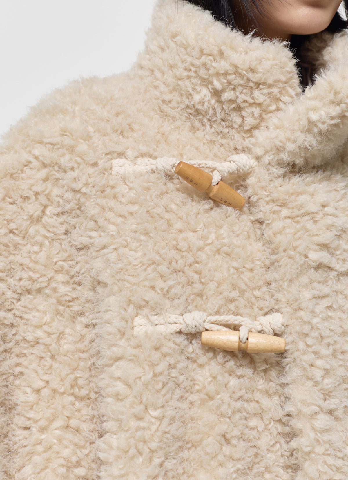 26FW HIGH-NECK TOGGLE FUR COAT