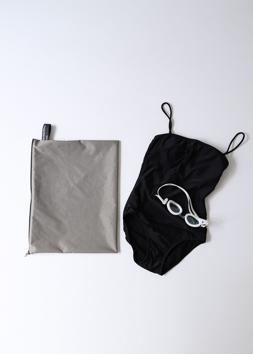 WATERPROOF POUCH