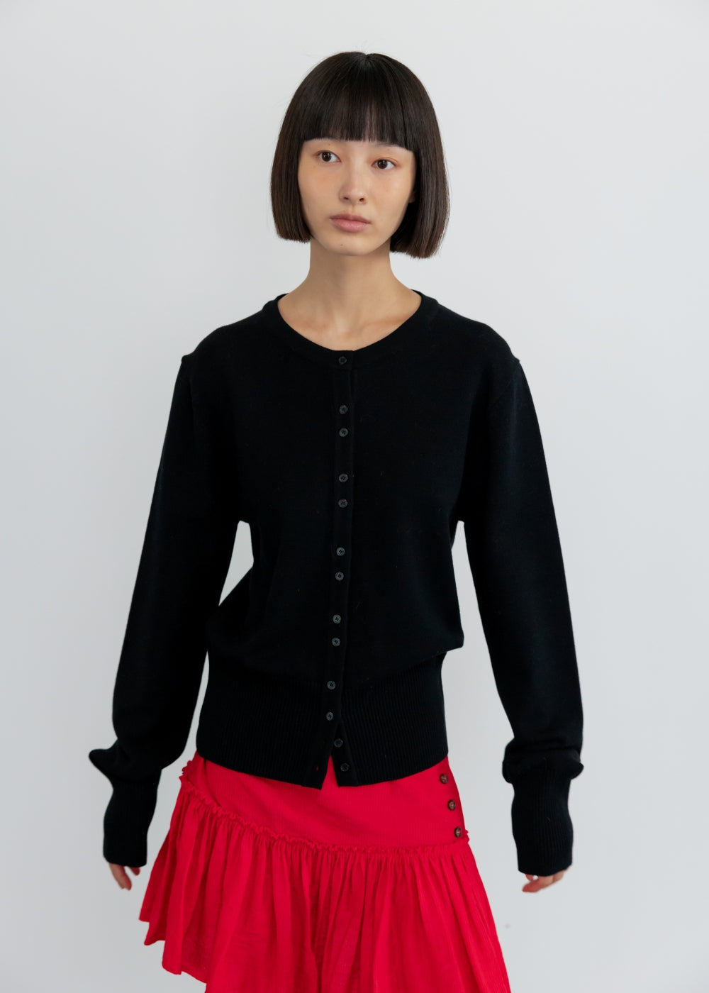 upload_20250124_APA3CD010BKFF_05_완_BUTTON CARDIGAN_BLACK_1.jpg