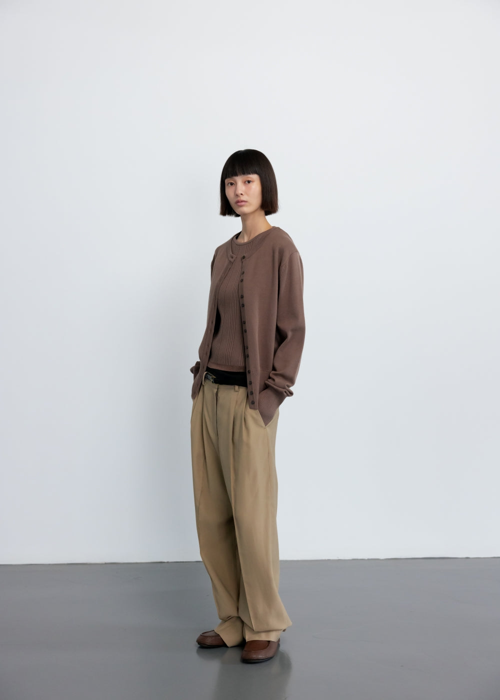 upload_20250124_APA3CD010CCFF_08_완_BUTTON CARDIGAN_COCOA_4.jpg