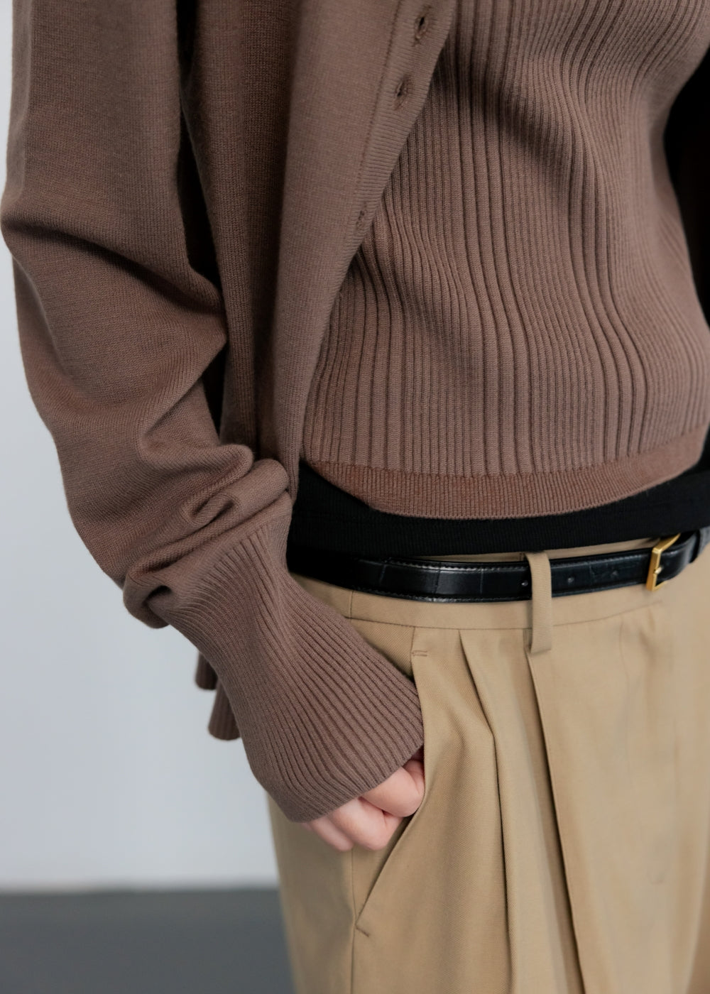 upload_20250124_APA3CD010CCFF_11_완_BUTTON CARDIGAN_COCOA_7.jpg