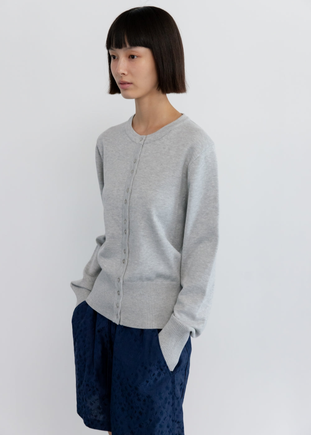 upload_20250124_APA3CD010CGFF_05_완_BUTTON CARDIGAN_COOL GREY_0.jpg