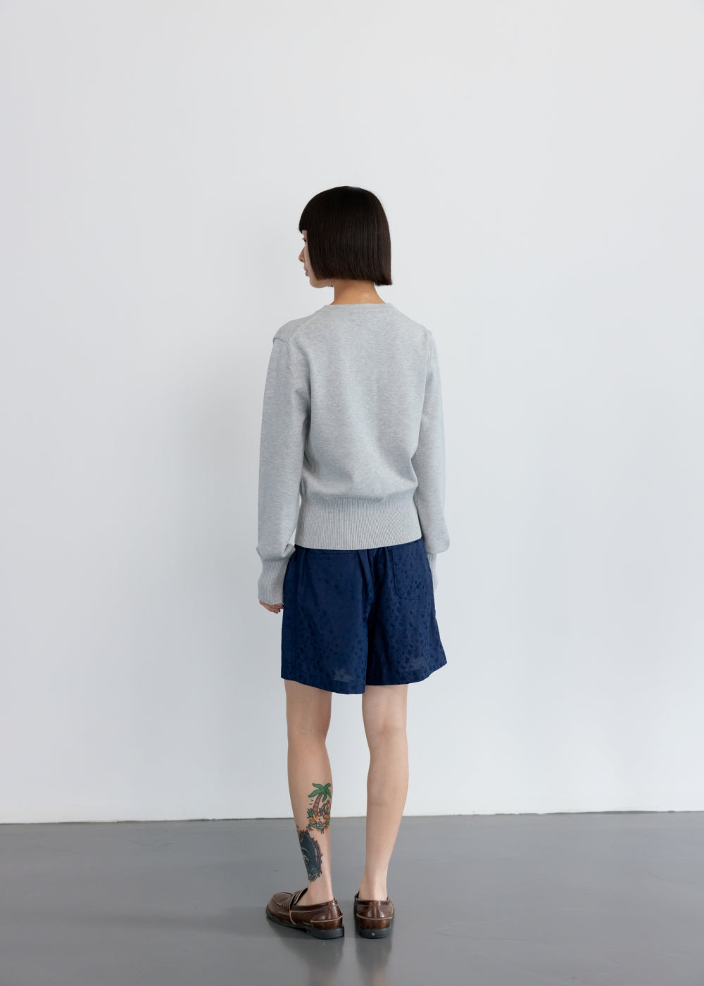 upload_20250124_APA3CD010CGFF_09_완_BUTTON CARDIGAN_COOL GREY_4.jpg