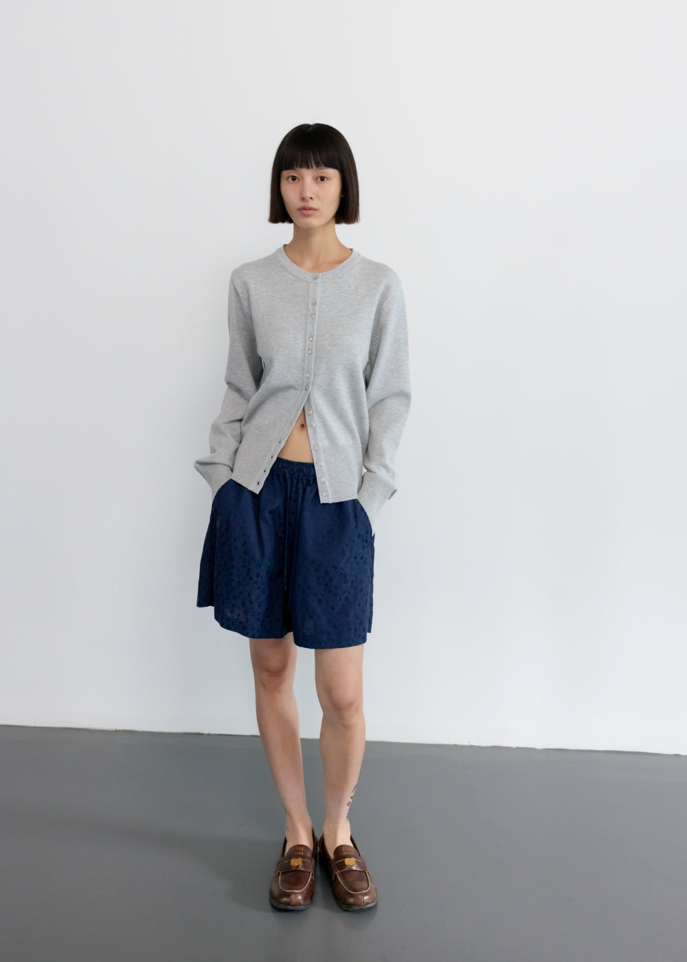 upload_20250124_APA3CD010CGFF_11_완_BUTTON CARDIGAN_COOL GREY_7.jpg