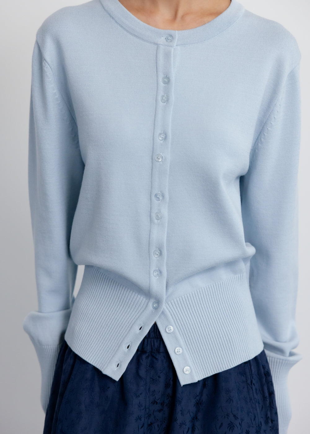 upload_20250124_APA3CD010LBFF_12_완_BUTTON CARDIGAN_LIGHT BLUE_7.jpg