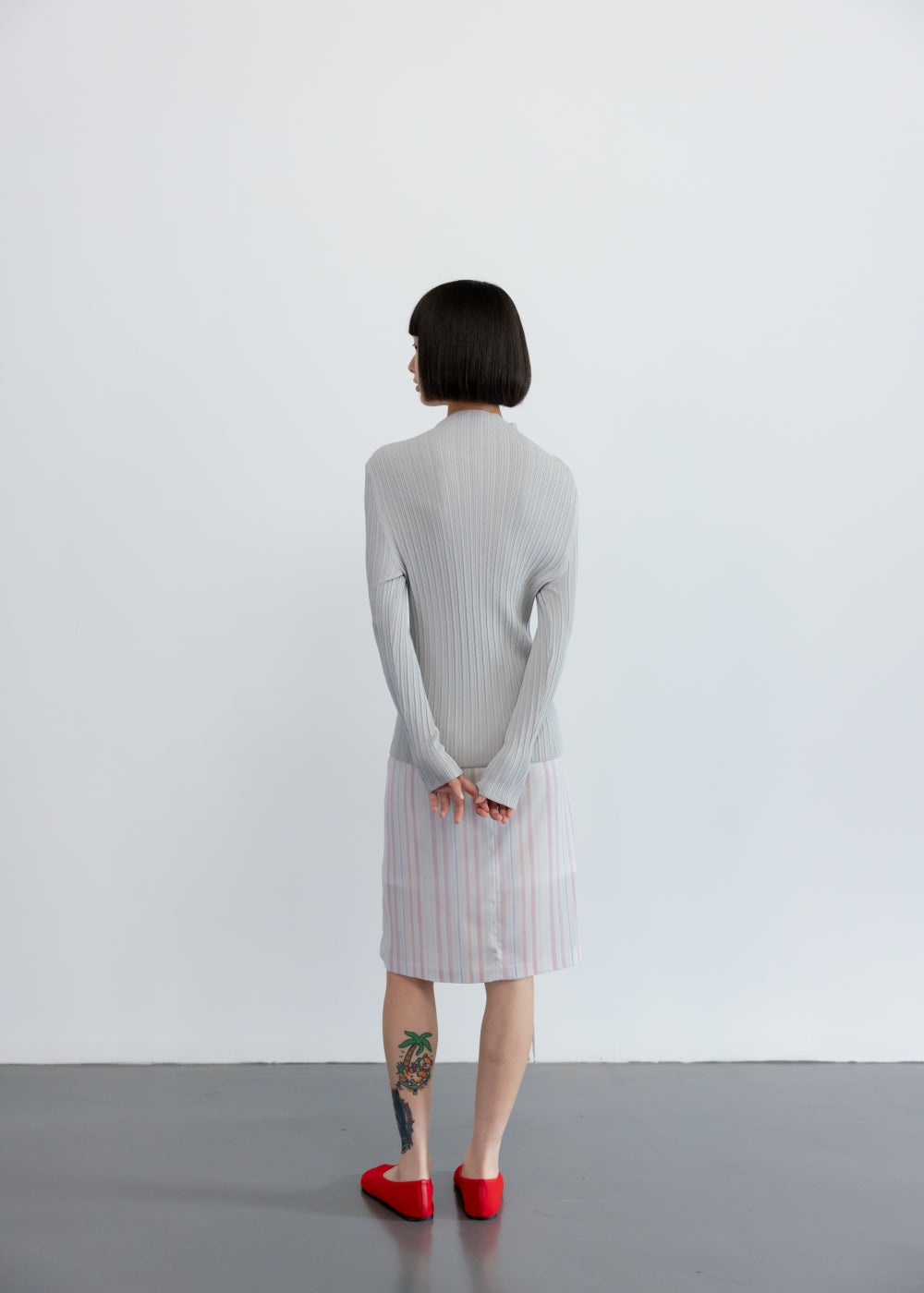 upload_20250124_APA3CD040LGFF_11_완_MOCK-NECK PLEATS CARDIGAN_LIGHT GREY_5.jpg