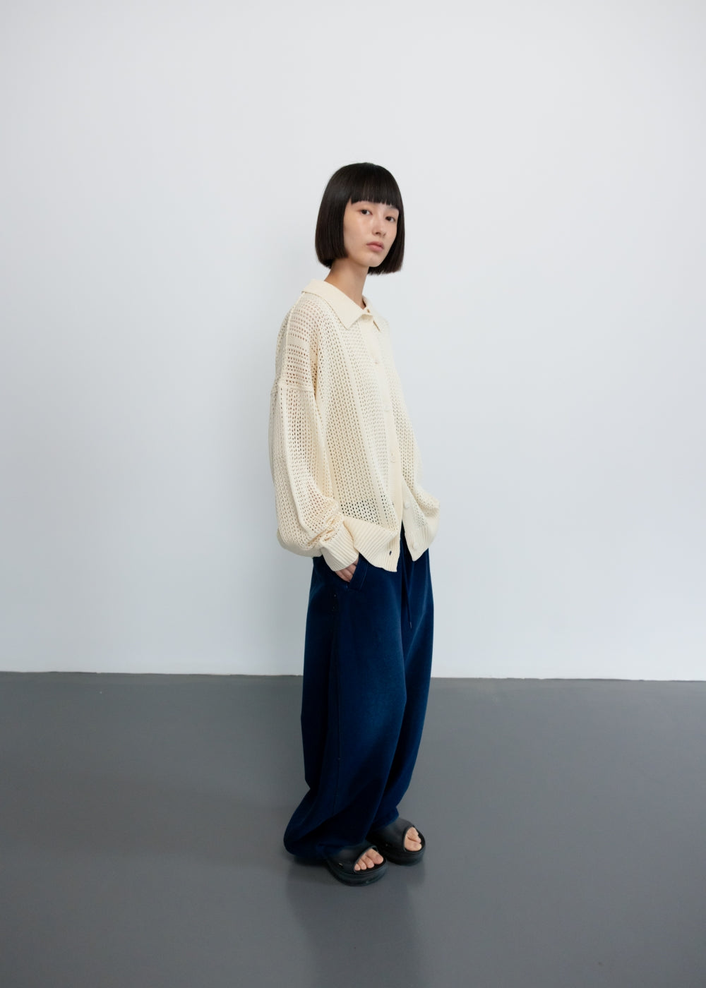 upload_20250124_APB1CD030CRFF_10_완_CROCHET OVER-FIT CARDIGAN_CREAM_4.jpg