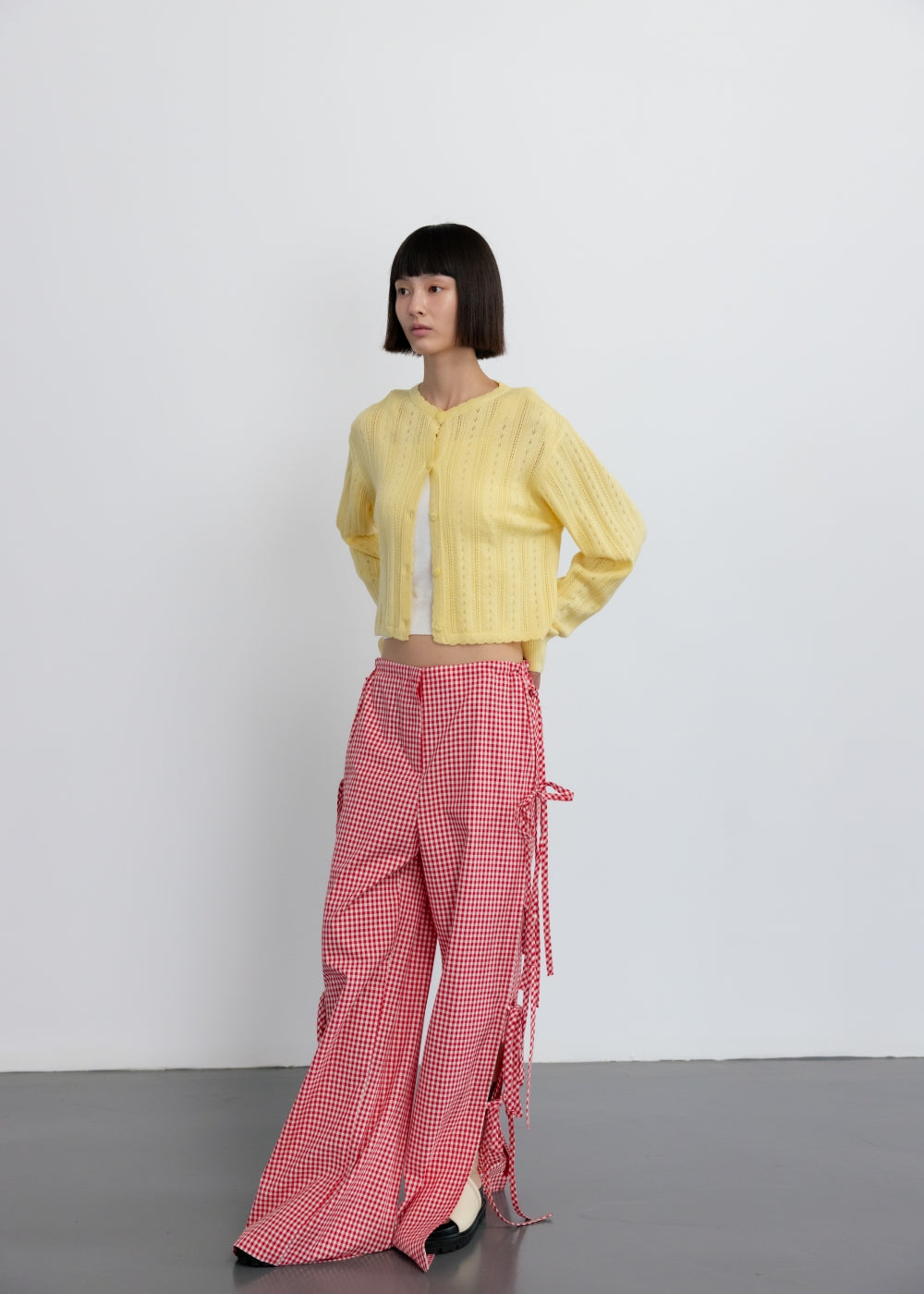 upload_20250124_APB1CD040YEFF_10_완_SCALLOPED CARDIGAN_YELLOW_4.jpg