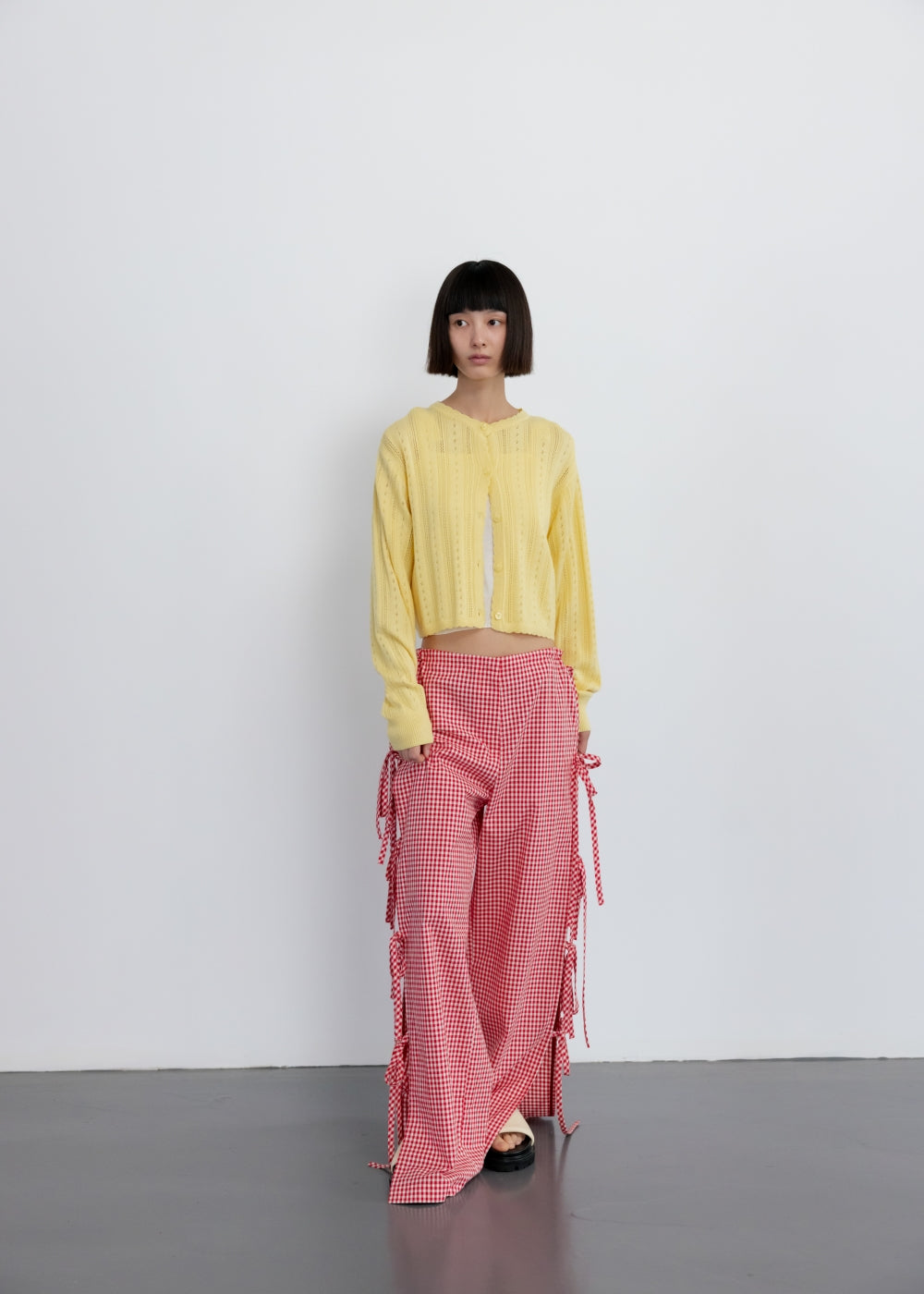 upload_20250124_APB1CD040YEFF_14_완_SCALLOPED CARDIGAN_YELLOW_8.jpg