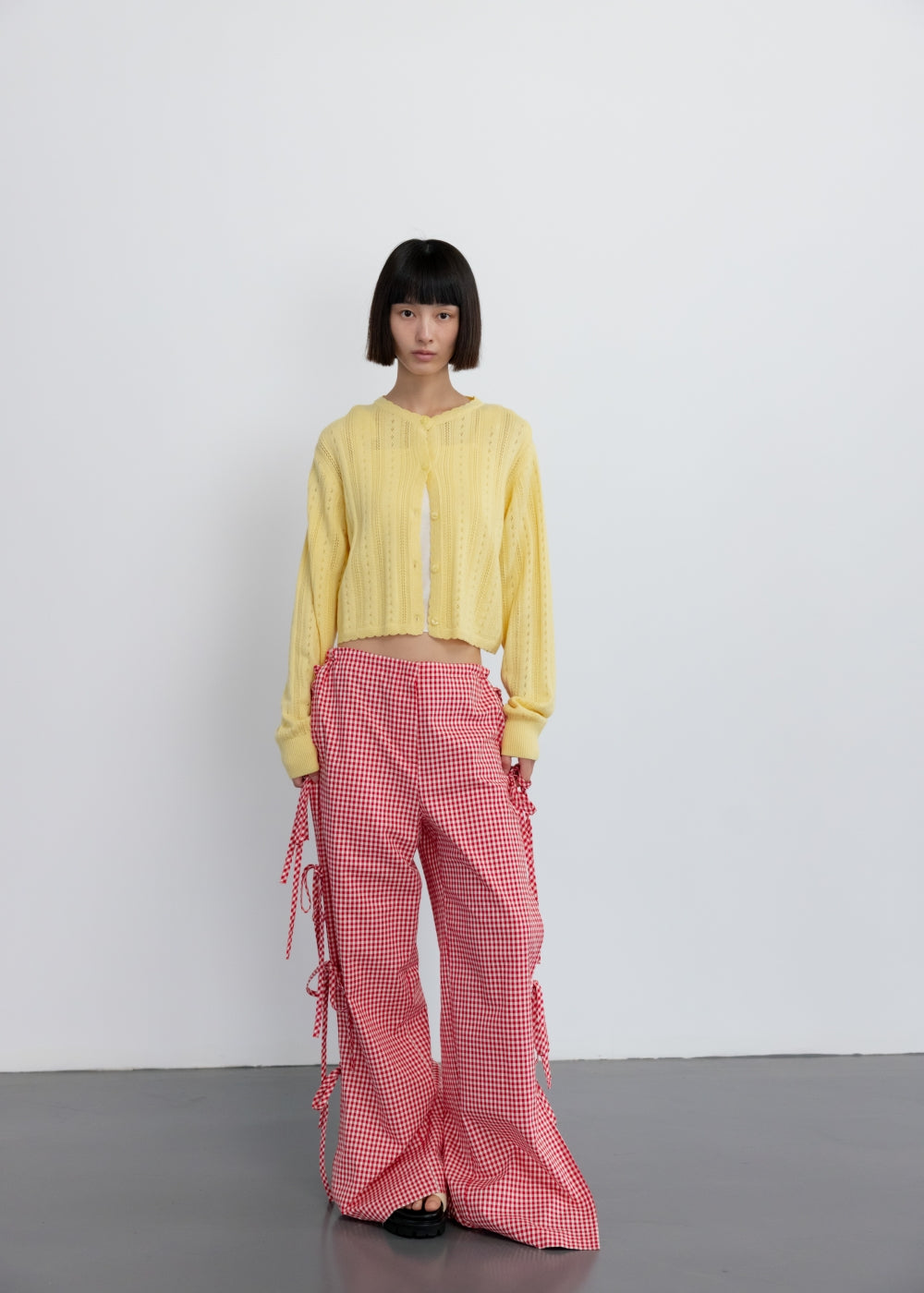upload_20250124_APB1CD040YEFF_16_완_SCALLOPED CARDIGAN_YELLOW_10.jpg