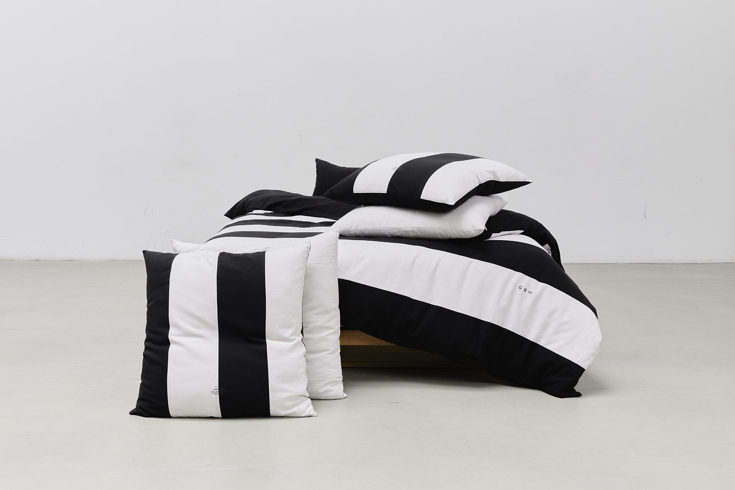 PATCHWORK CUSHION COVER