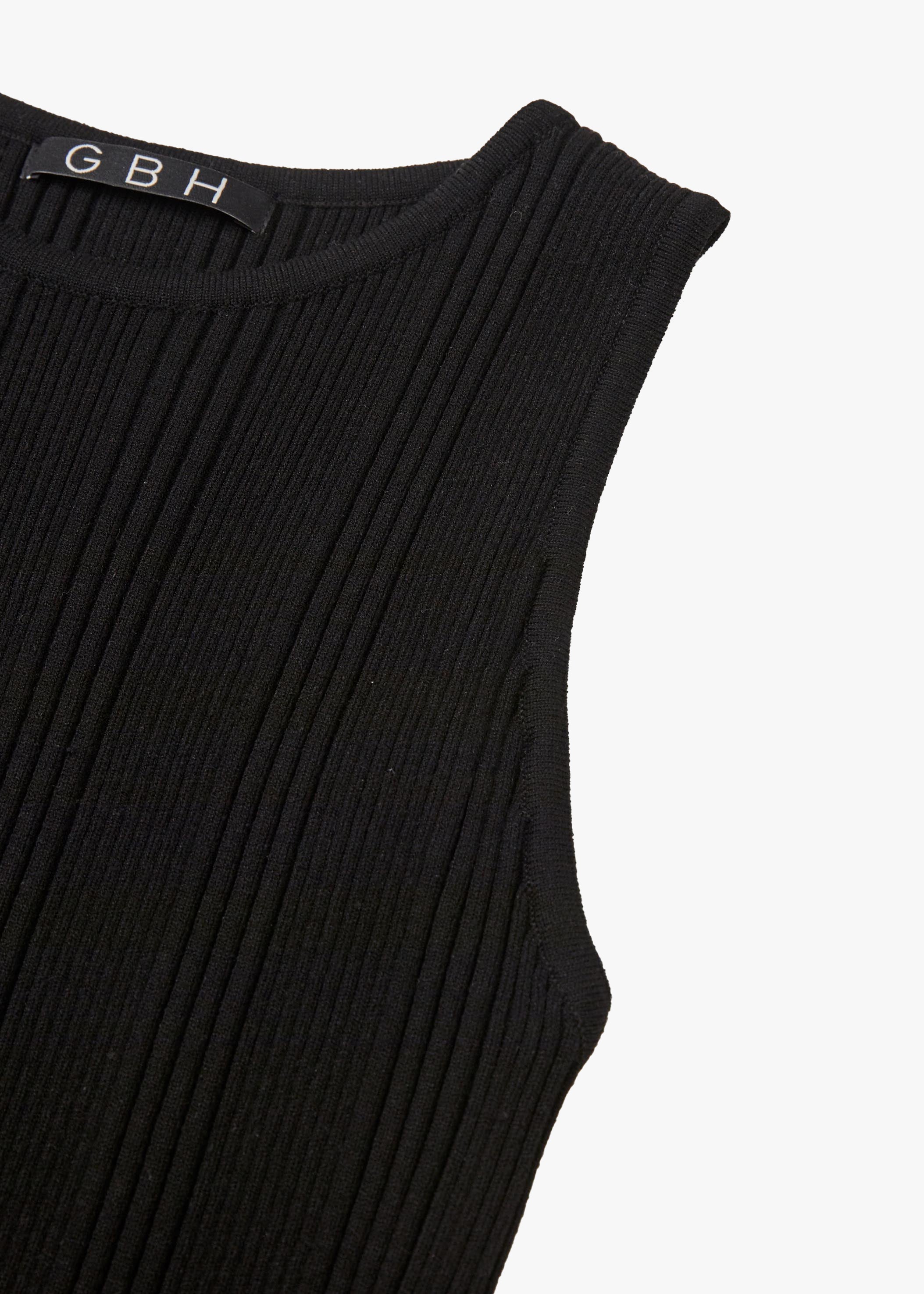 RIBBED SLIM SLEEVELESS TOP