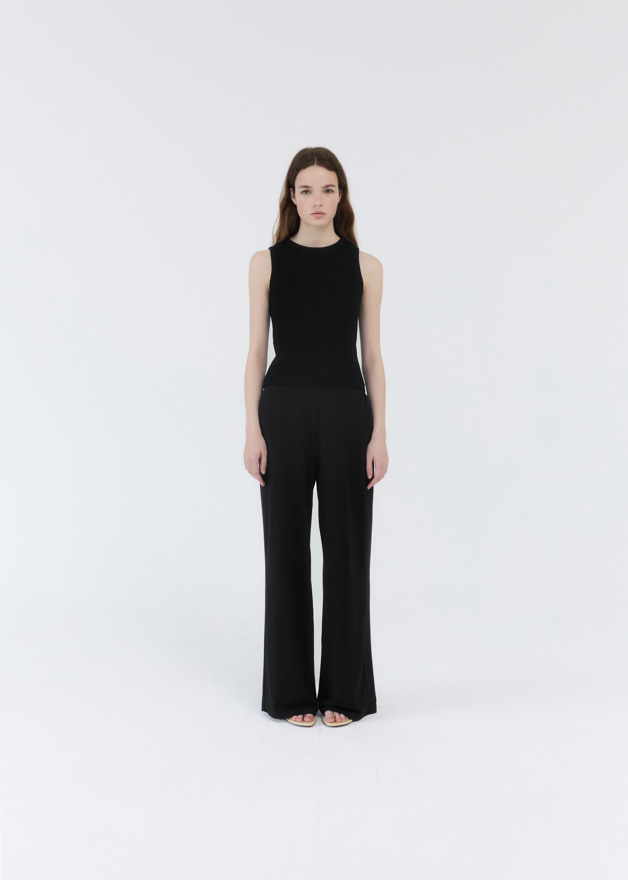 RIBBED SLIM SLEEVELESS TOP