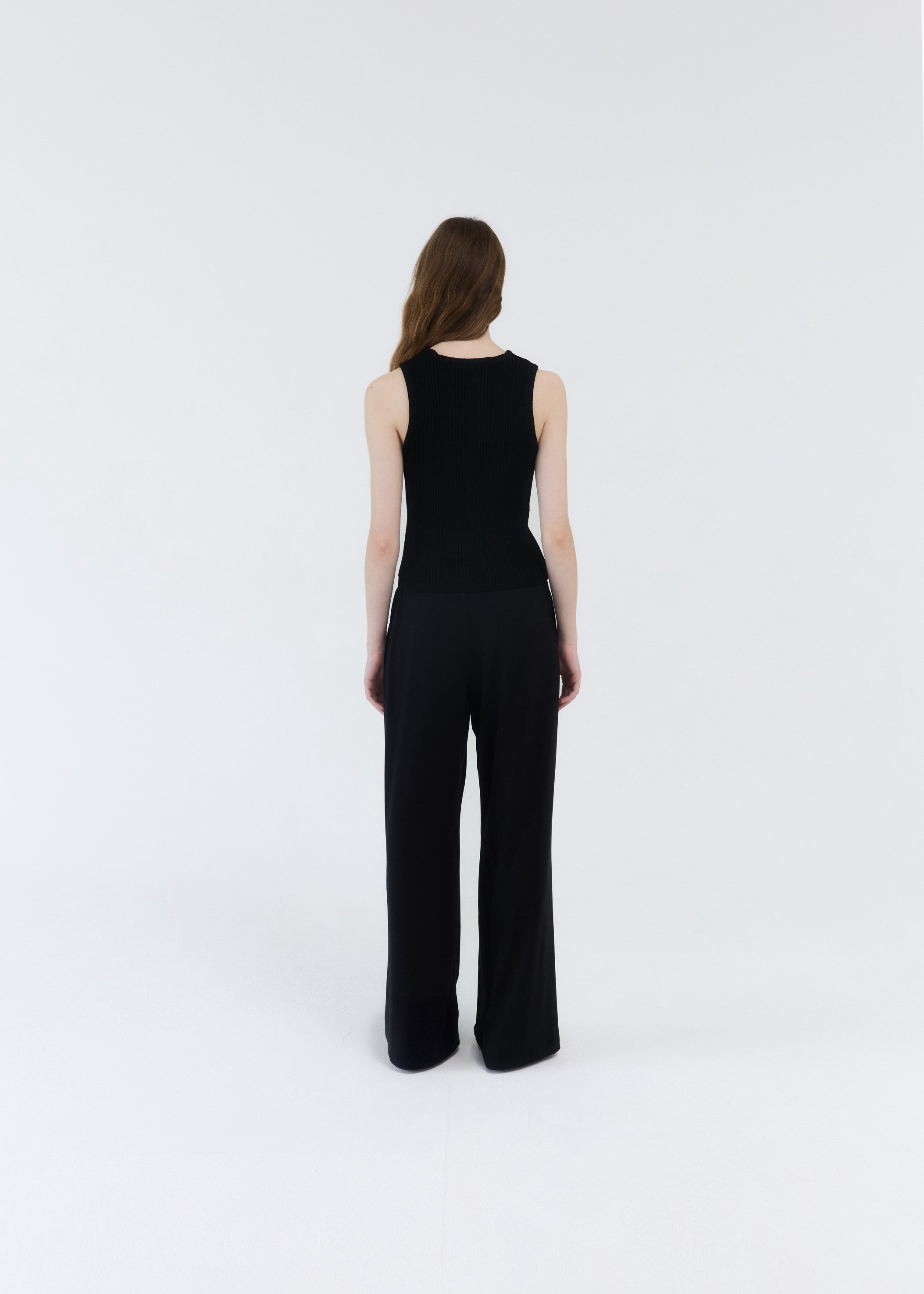 RIBBED SLIM SLEEVELESS TOP