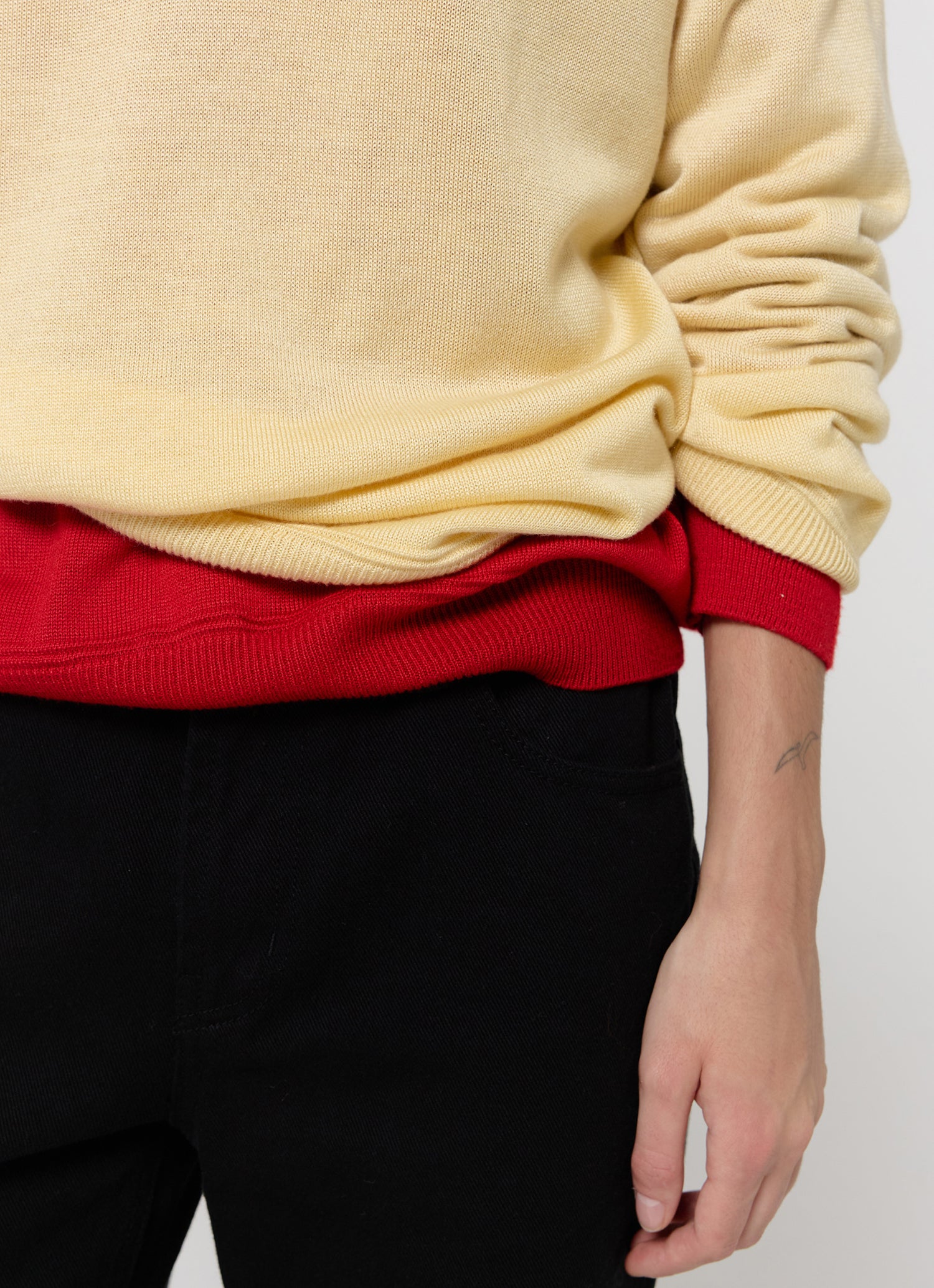 LOOSE V-NECK KNIT