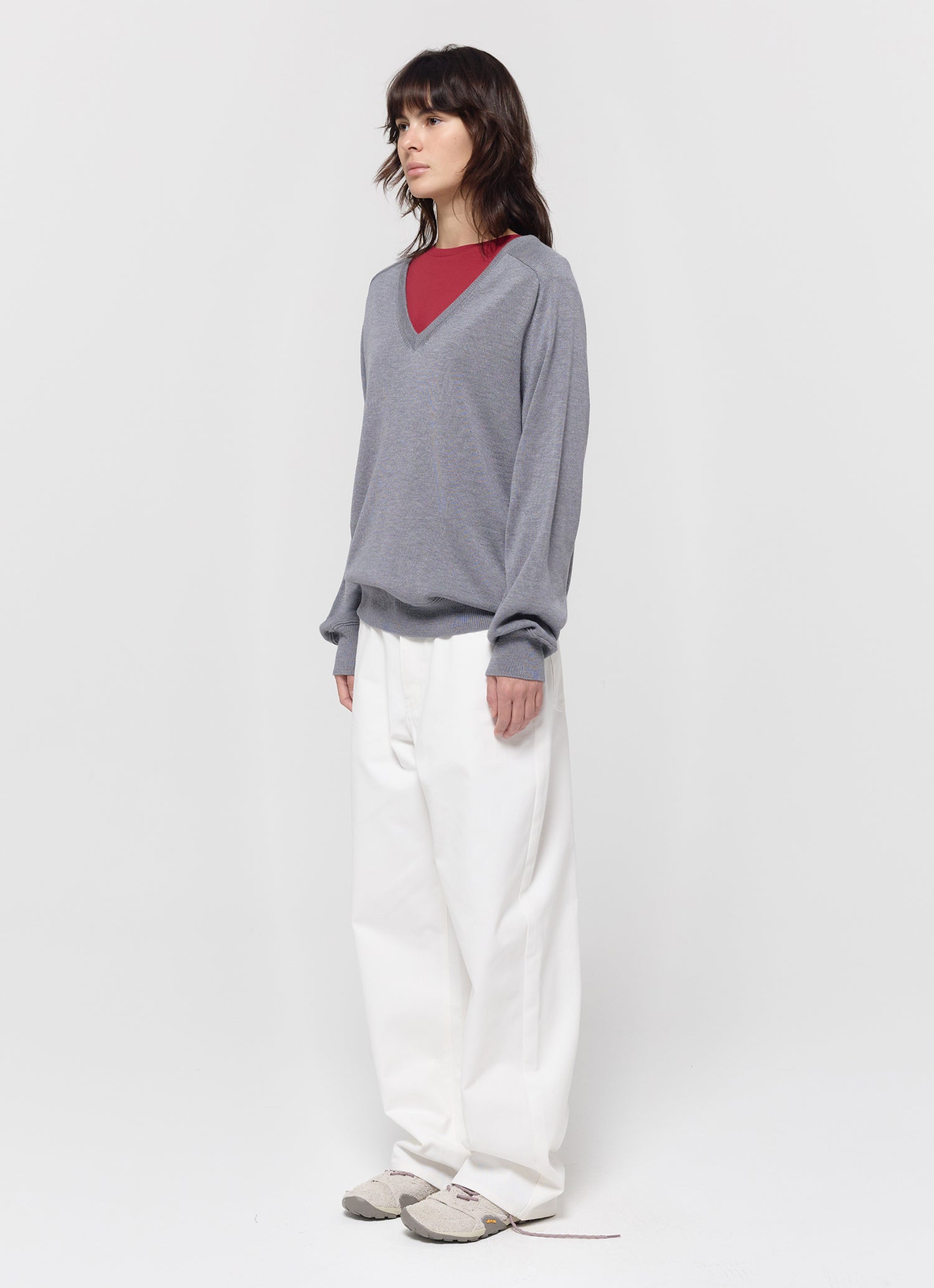 LOOSE V-NECK KNIT