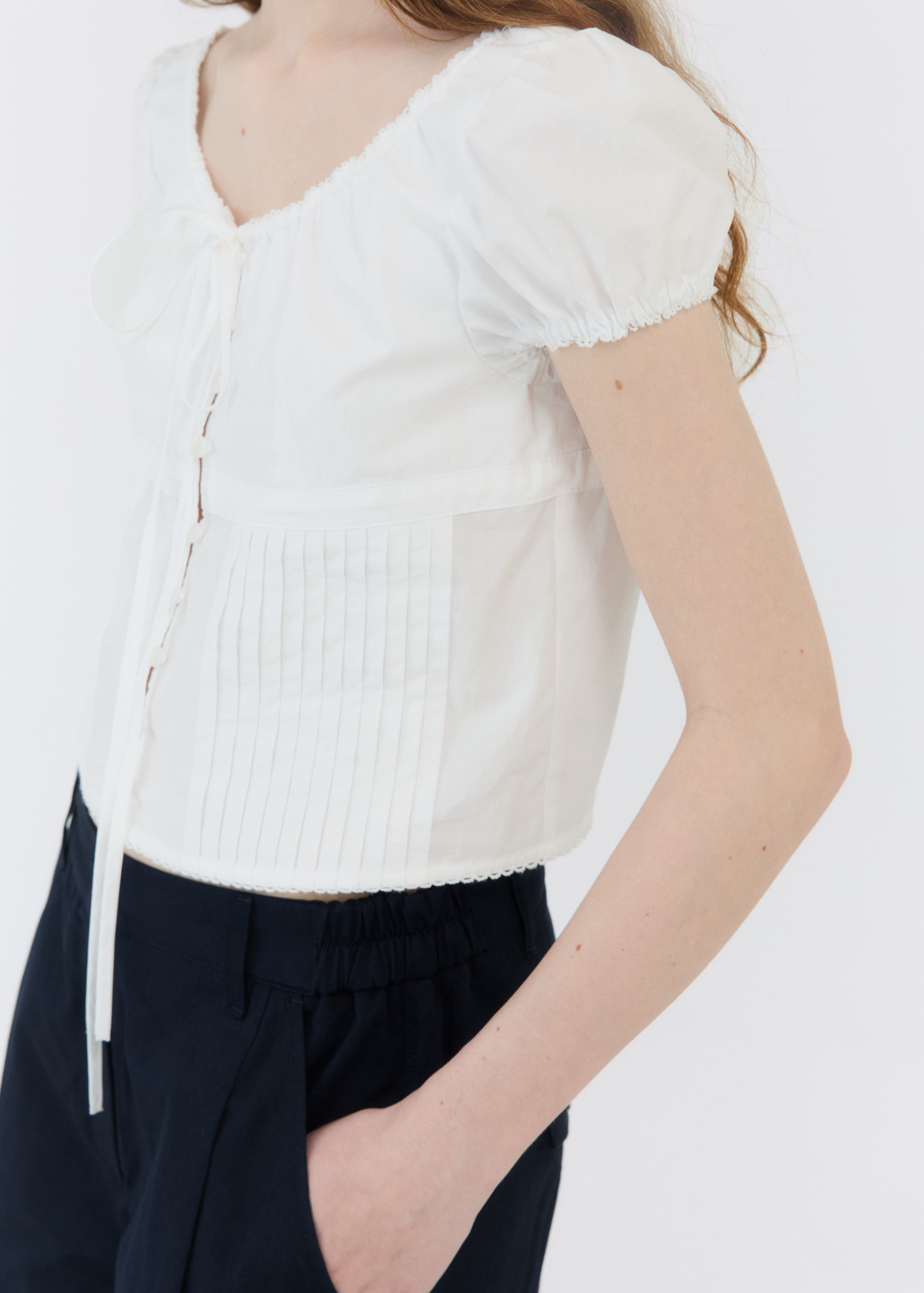 PINTUCK DETAIL CAB SLEEVE TOP