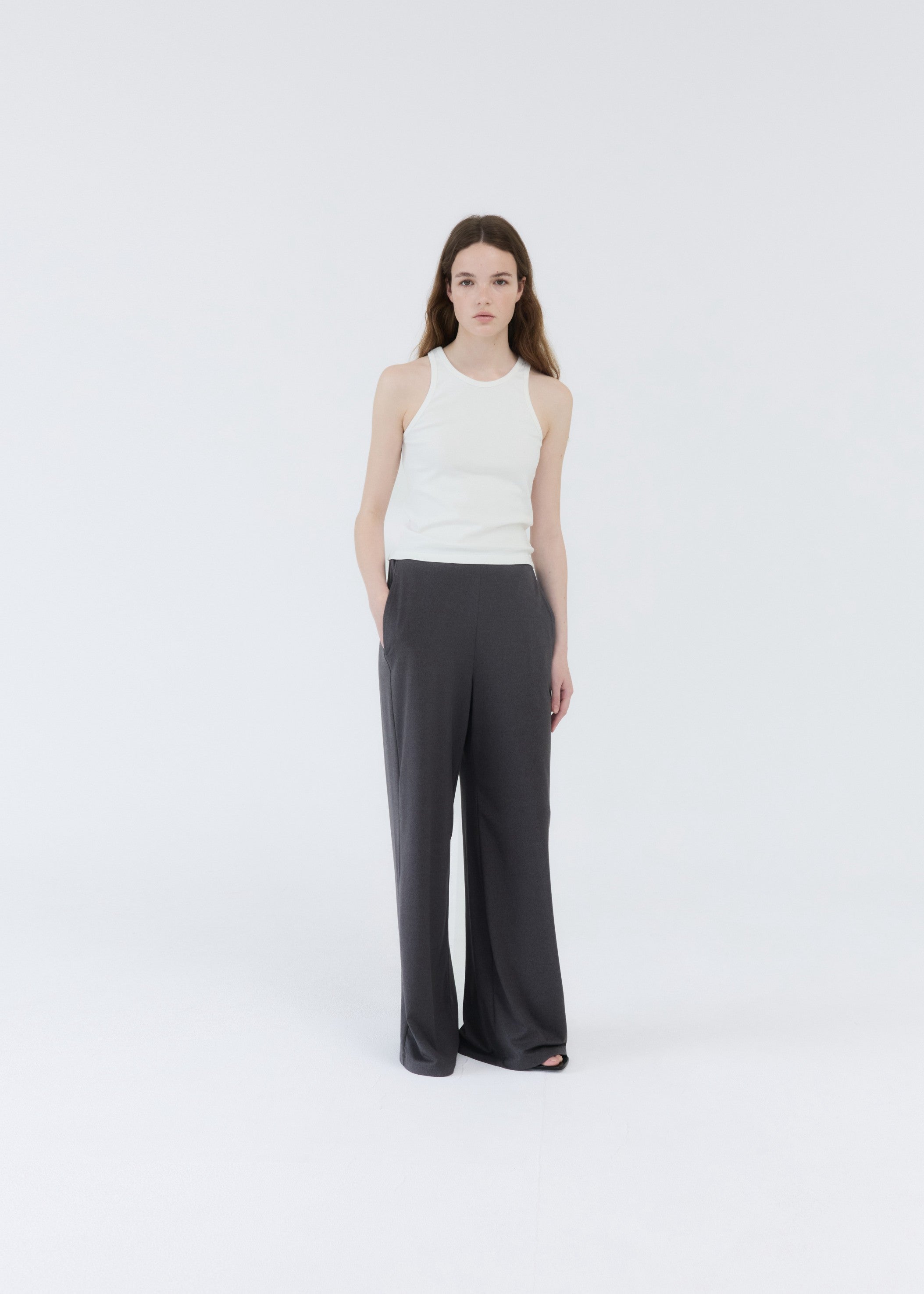 KENNY SLIM SLEEVELESS TOP