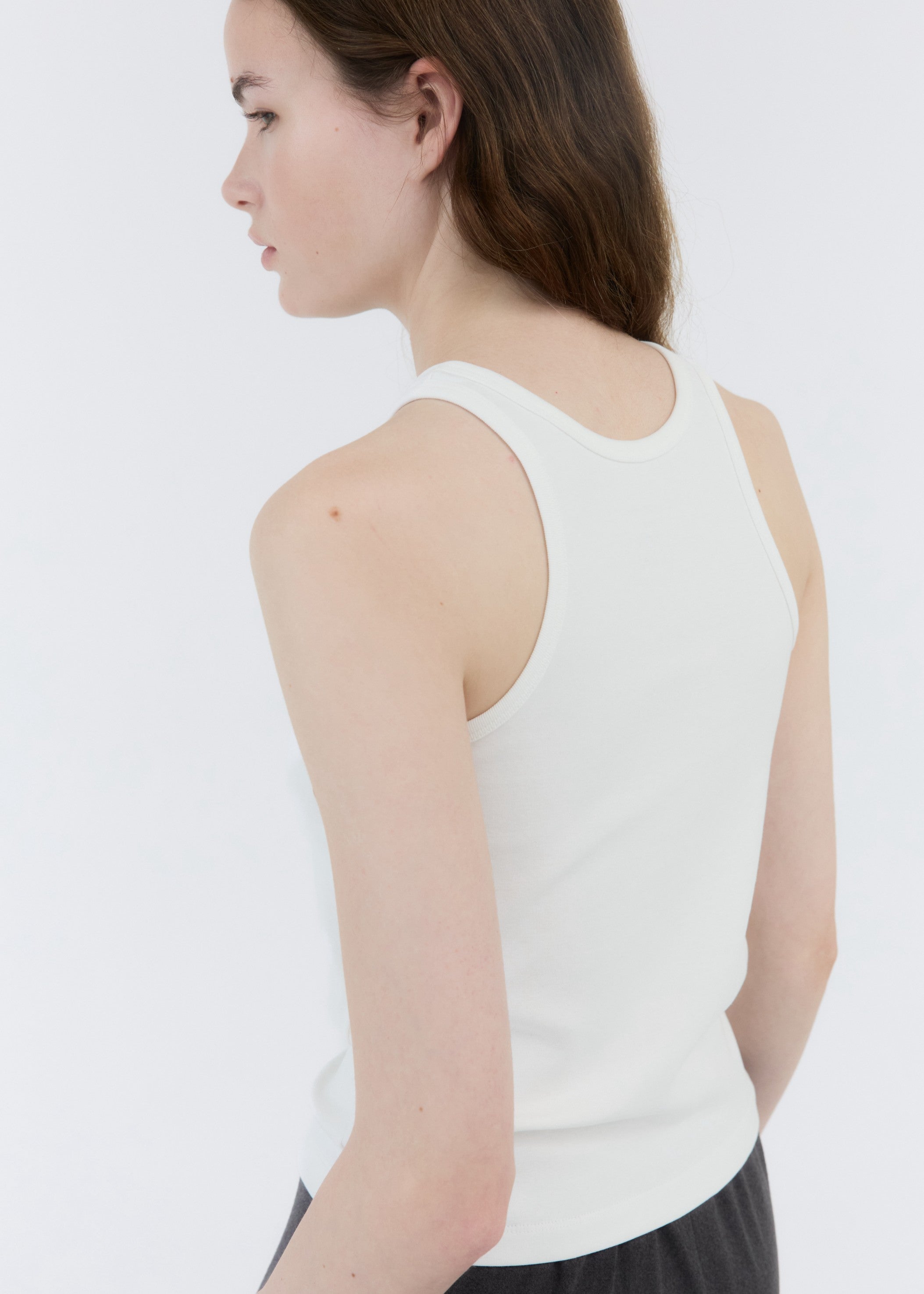 KENNY SLIM SLEEVELESS TOP