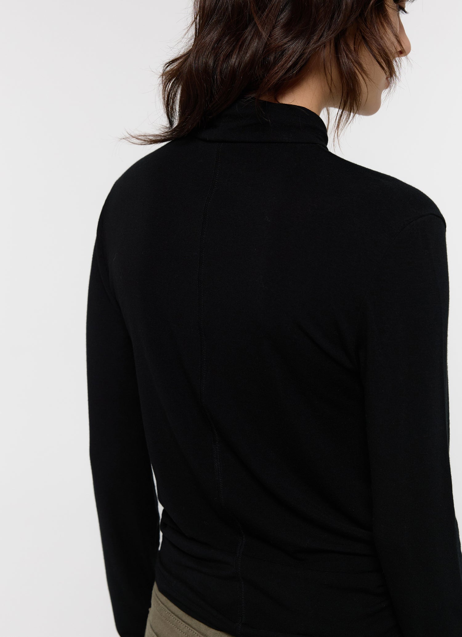 TURTLE NECK SLIM TOP