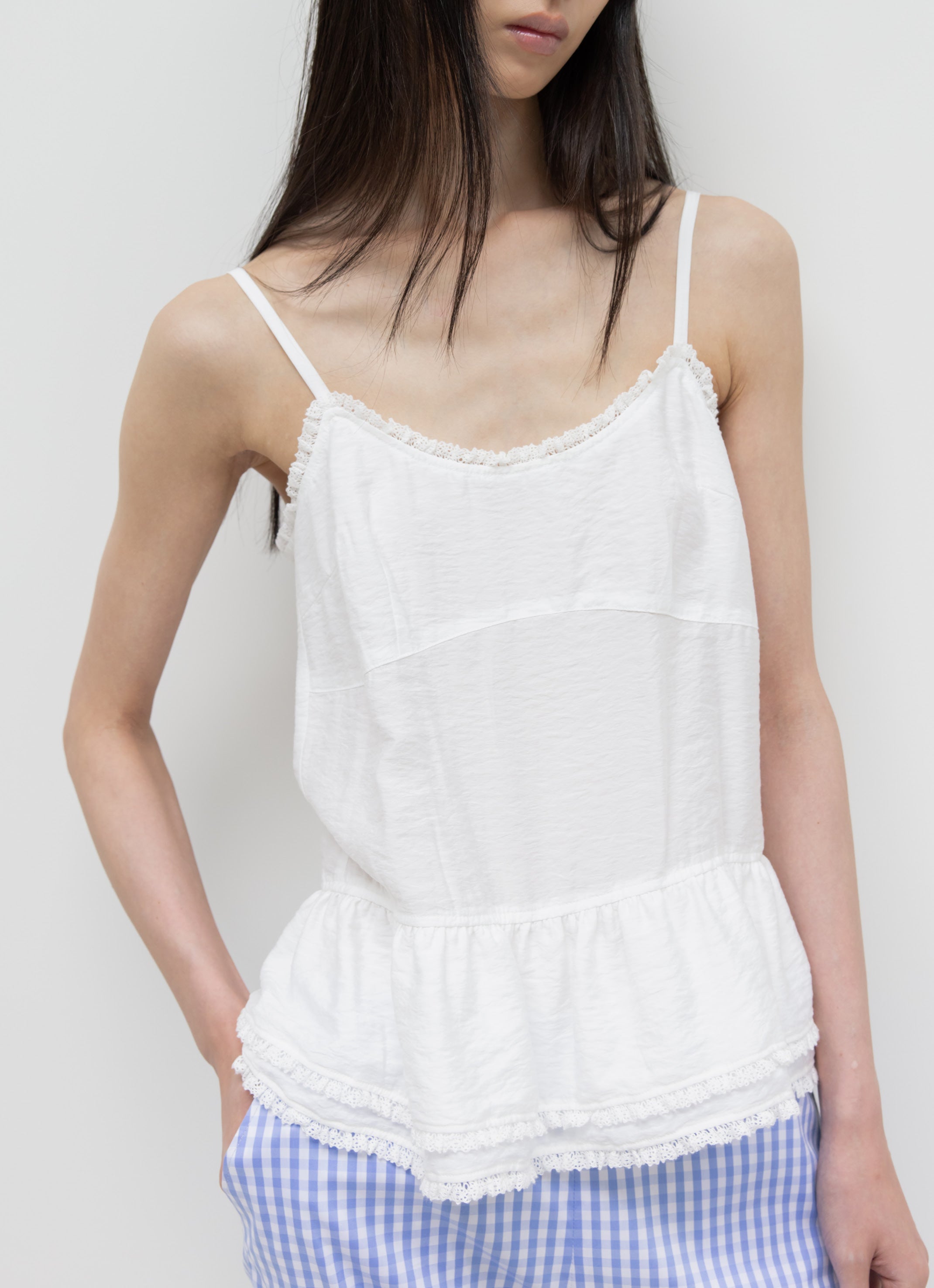 FRILL LACE SLEEVELESS