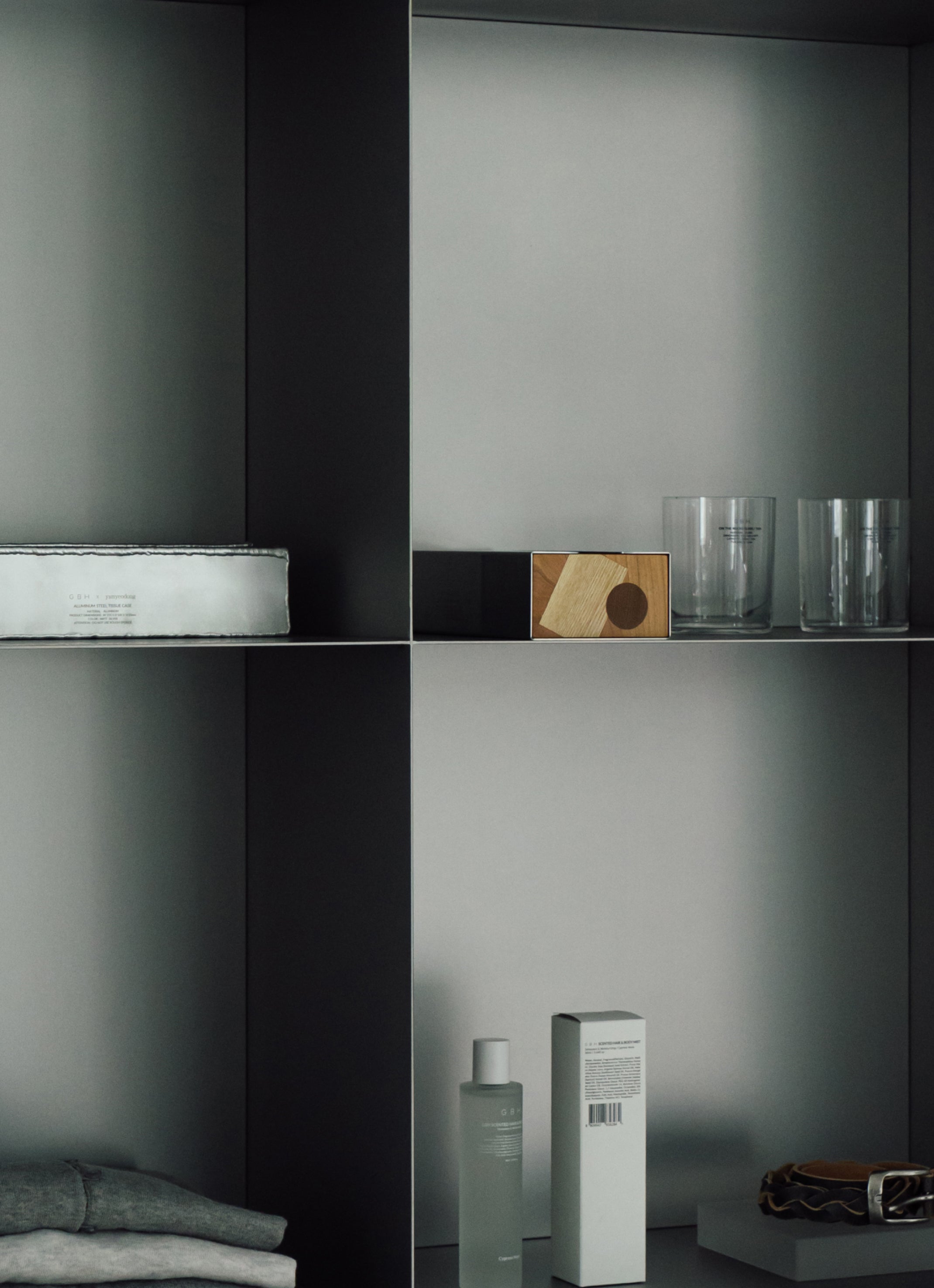 GBH x LEEYEZI STAINLESS STEEL TISSUE CASE / MATT SILVER, WOOD