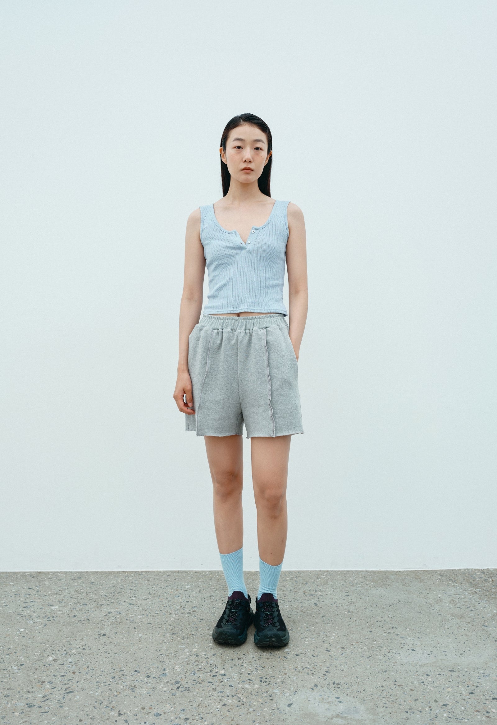 左肩に穴あき箇所があります、写真をご確認ください。LGBタンクトップsize0 BUTTON TANK TOP