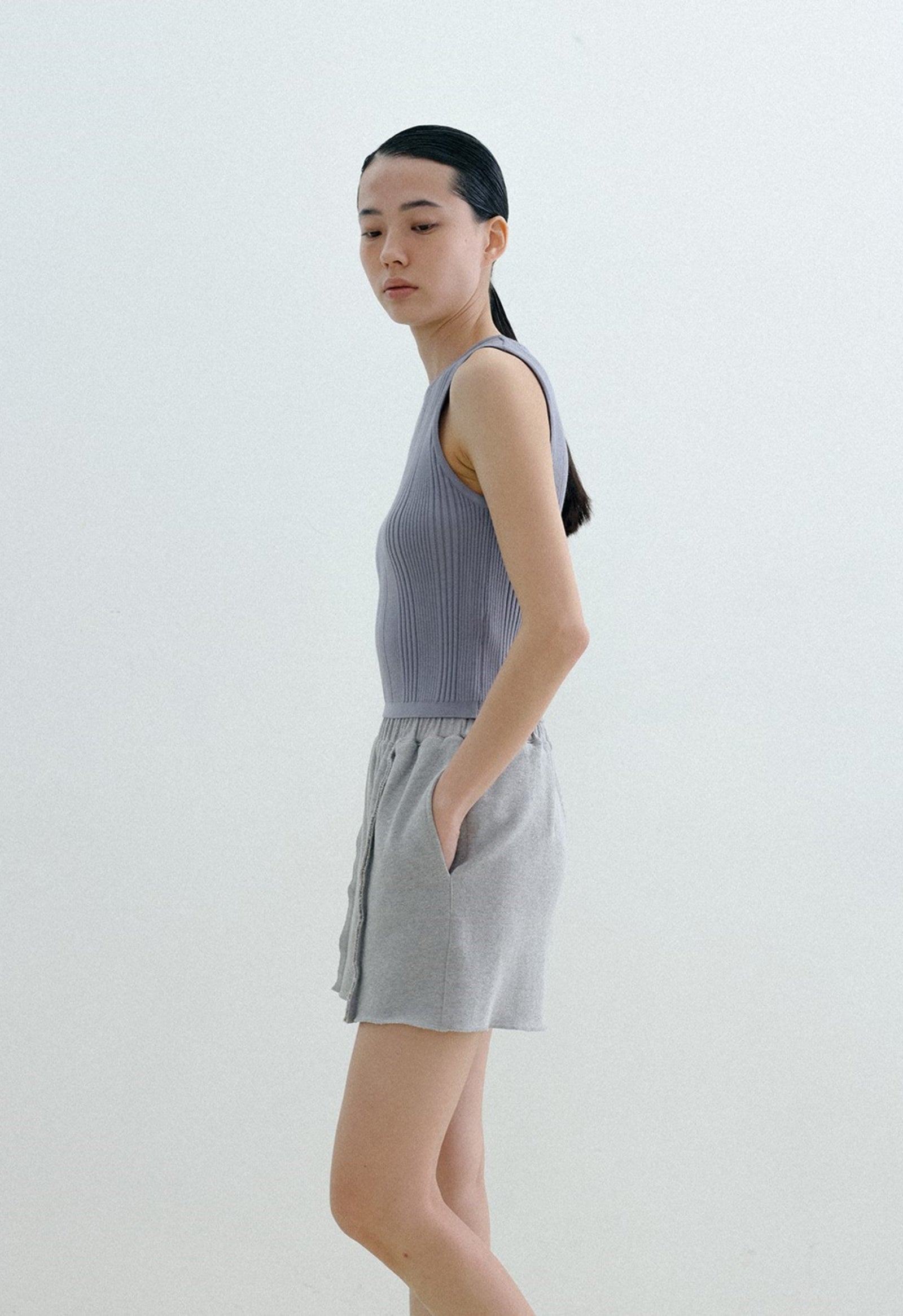 RIBBED SLIM SLEEVELESS TOP