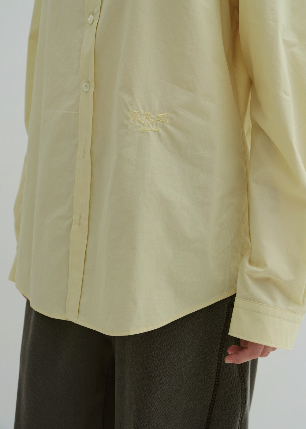 upload_20240925__APA3SH010BLFF_18_oversized cotton painter shirt-lemon cream_5.jpg