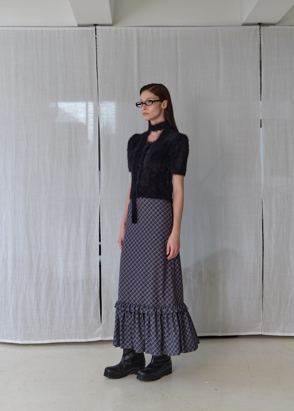 upload_20240925__APA3SK030GYS_02_frill long skirt-grey_3.jpg