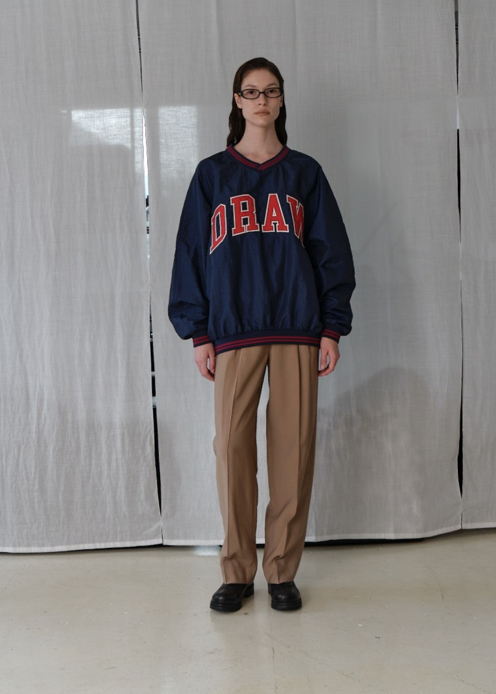 upload_20240925__APA3TP020NYFF_15_Draw anorak V-neck top-navy_5.jpg