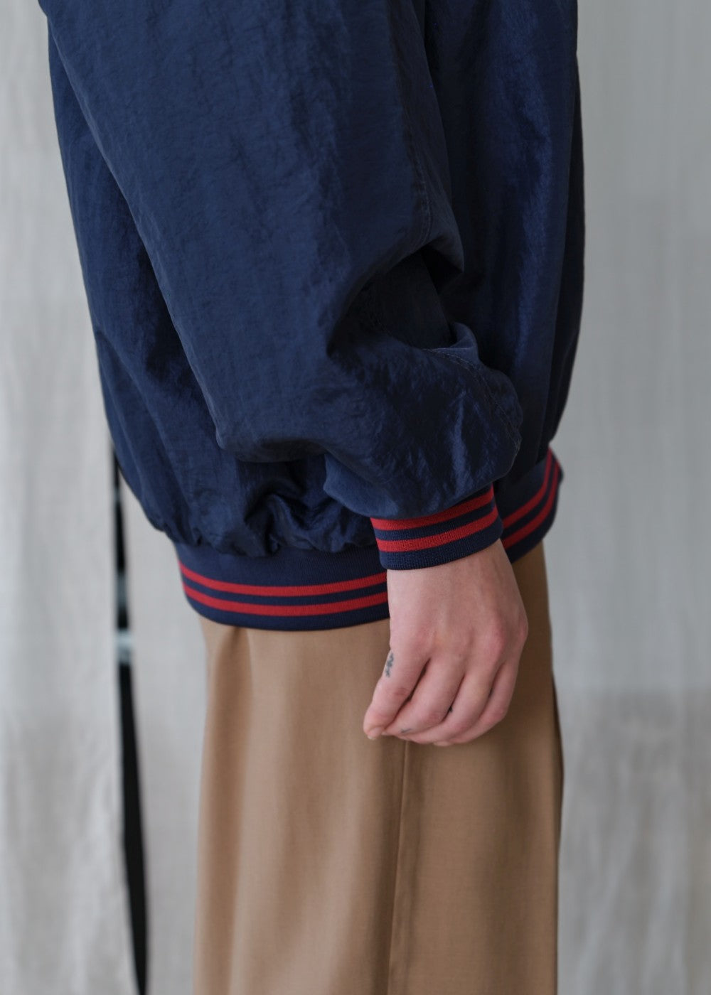 upload_20240925__APA3TP020NYFF_17_Draw anorak V-neck top-navy_7.jpg
