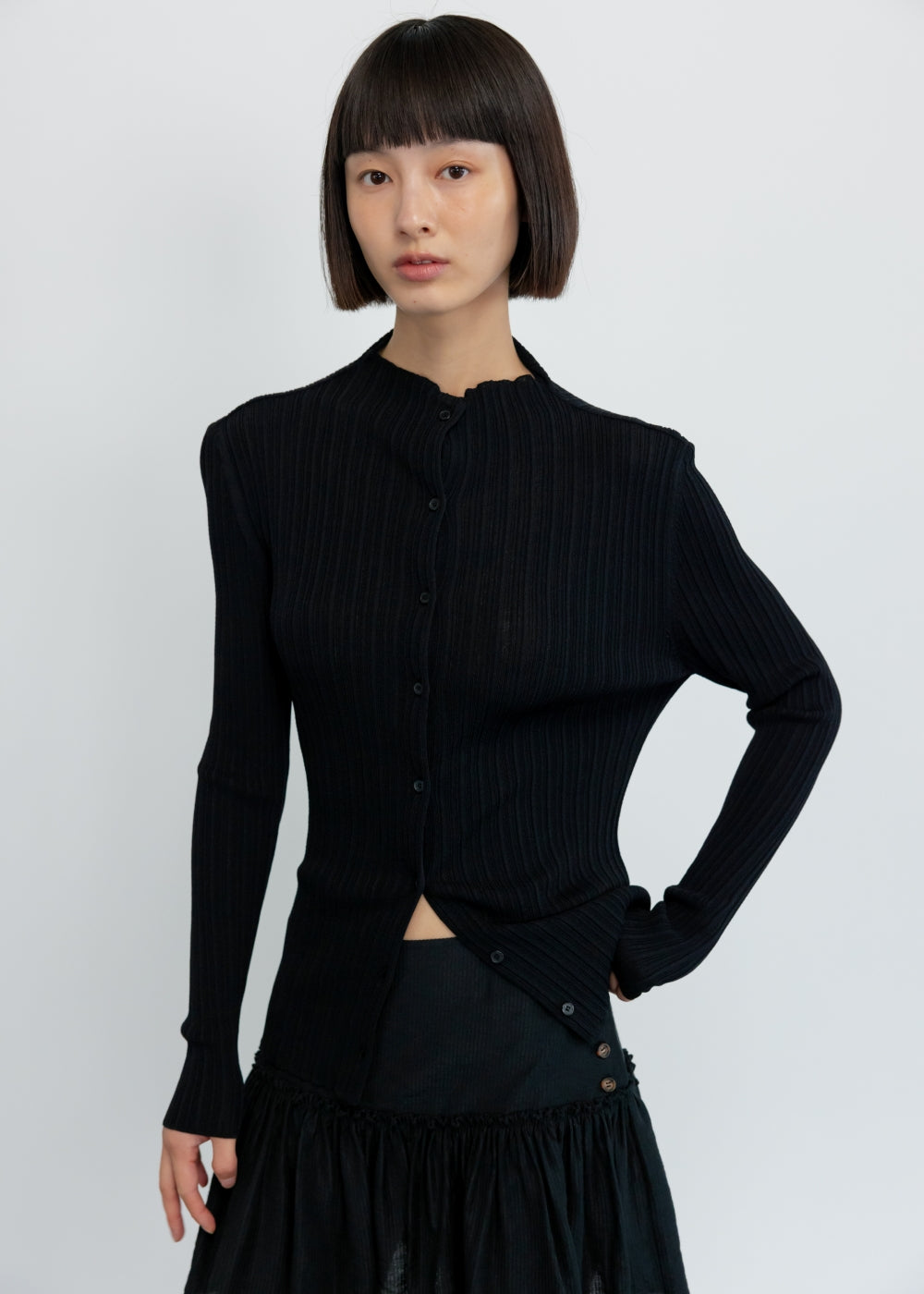 upload_20250124_APA3CD040BKFF_15_완_MOCK-NECK PLEATS CARDIGAN_BLACK_9.jpg