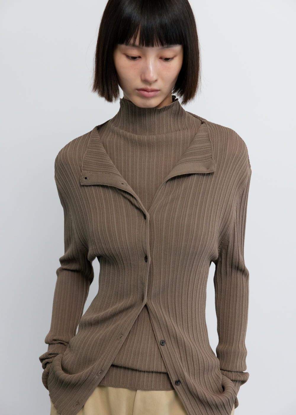 upload_20250124_APA3CD040CCFF_12_완_MOCK-NECK PLEATS CARDIGAN_COCOA_5.jpg