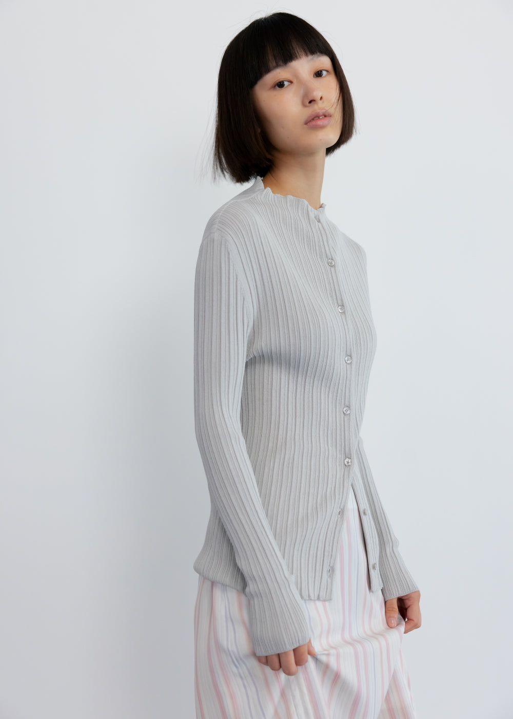 upload_20250124_APA3CD040LGFF_13_완_MOCK-NECK PLEATS CARDIGAN_LIGHT GREY_7.jpg