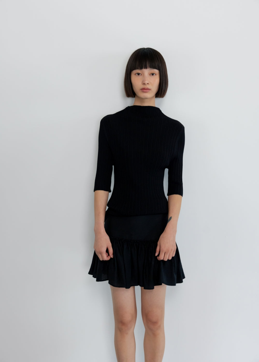 upload_20250124_APA3TP010BKFF_12_완_SLIM PLEATS TOP_BLACK_6.jpg