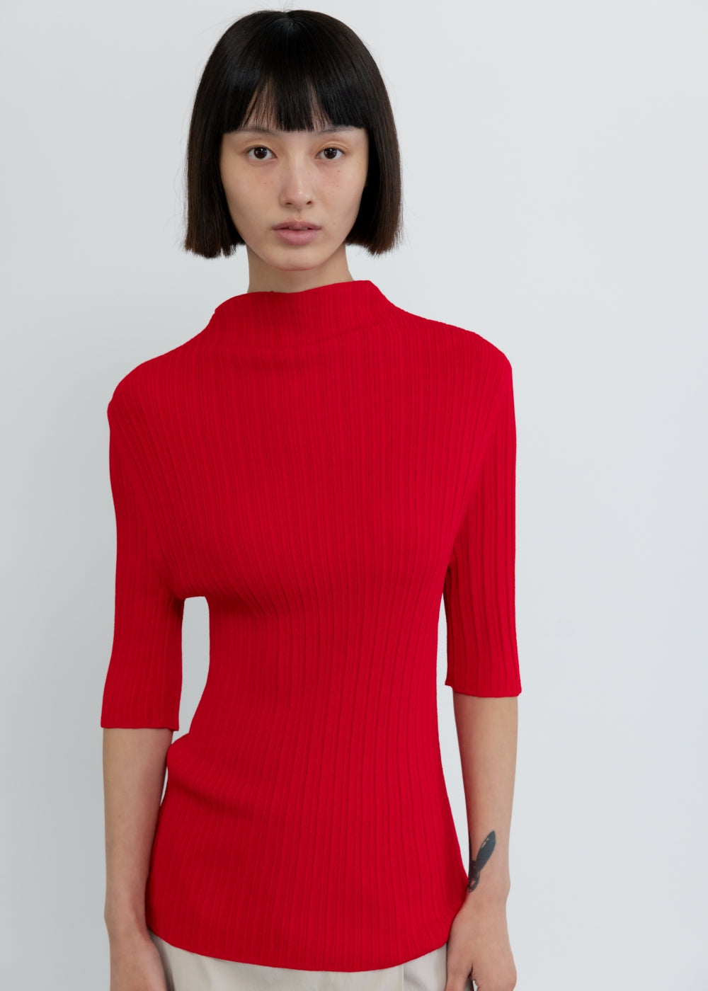 upload_20250124_APA3TP010RDFF_06_완_SLIM PLEATS TOP_RED_1.jpg